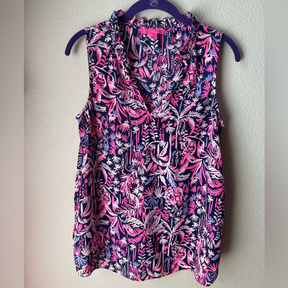 Monkeying around print Lilly Pulitzer sleeveless top. EUC!